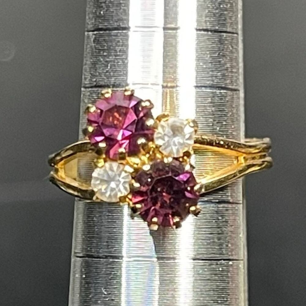 Elegant Vtg Gold Tone Amethyst Twin Rhinestone Bypass Adjustable Ring Size 5.5